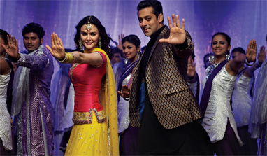 FIRST LOOK: Salman rocks in `Kudiye di kurti` with Preity